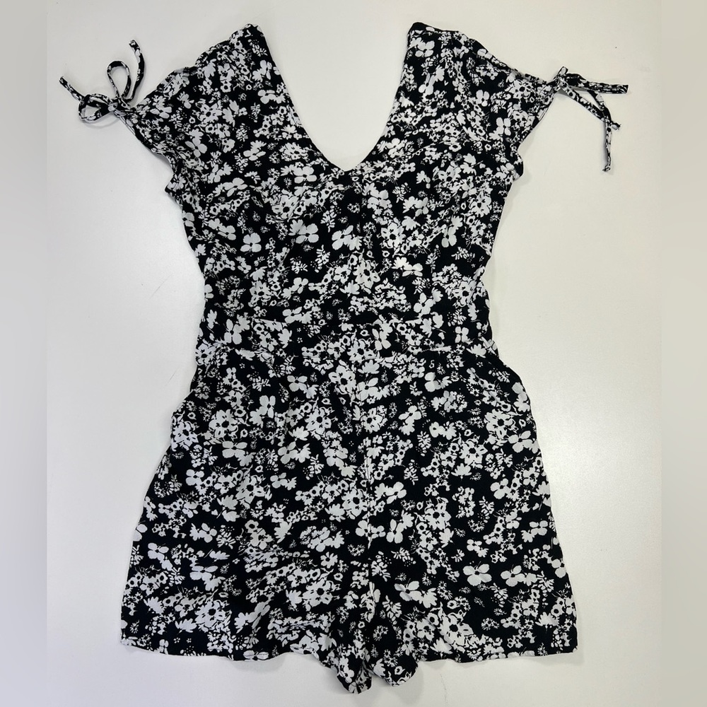 Express Black and White Floral Tie Back Romper Short Sleeve - Picture 3 of 12